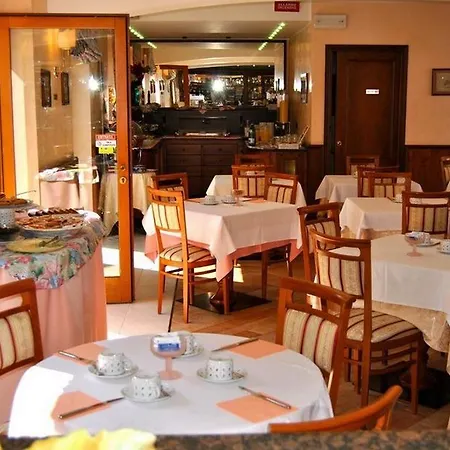 Meridiana Hotel 3*